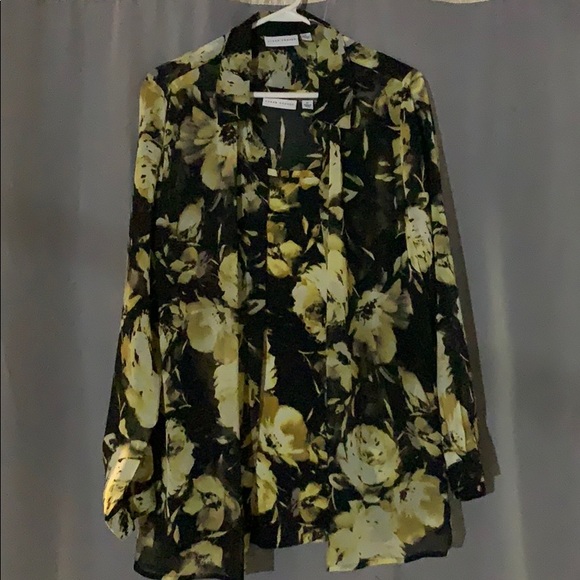 Blouse with matching tank - Picture 1 of 2